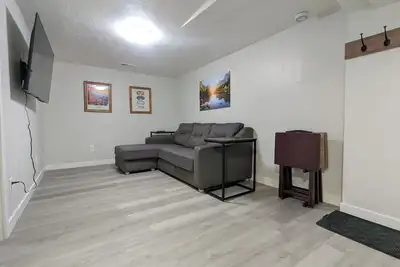 Image de Charming 3-bedroom private basement apartment with WiFi, Ac in enchanting Ogden.