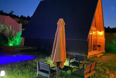 Geniş bahçesi, doğayla iç içe, havuzu ile sevdiklerinizle unutulmaz bir tatil