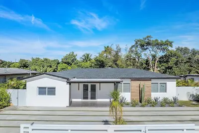 Image de GoldLuxe with Outdoor Paradise