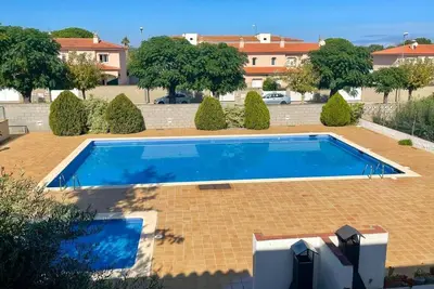 Image de Jolie maison d'été avec piscine commune à L'Escala. Hutg-024516