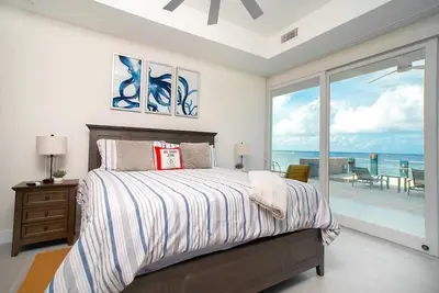 Image de Modern Oceanfront 3 Bdr Condo /w Pool + Diving