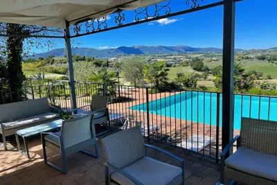 Image de Spoleto Poolside - appartement pour 4 personnes sur un magnifique campus