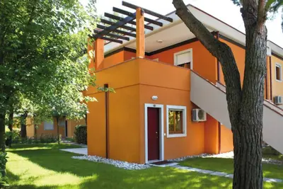 Image de Appartement avec un agréable jardin privé