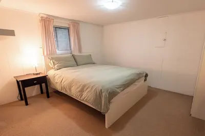 Image de House Cambridge in the heart of East Vancouver