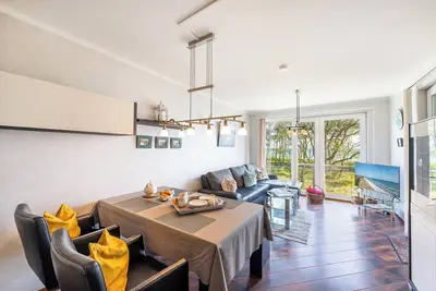 Image de Comfortable vacation apartment with balcony, right on the beach