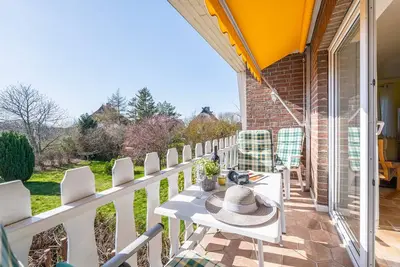 Image de Cozy vacation apartment in a quiet location, close to the beach in the north of Rügen