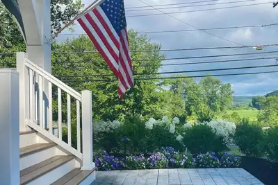 Image de Newly renovated 3bedroom 2bath house near  Deerfield Academy Behmis, Eagle Brook