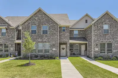 Image de Huge & beautiful new townhome close to everything! Minutes to Fort Worth