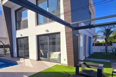 Image de Luxury 3 Bed modern villa with private pool only 8 minutes from Airport & beach