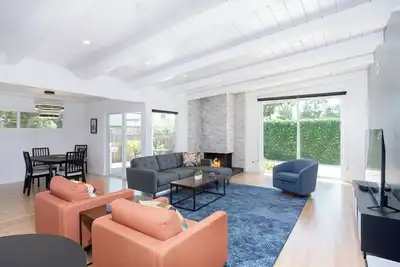 Image de Comfy Home w/ Spacious Yard, Bbq Outside