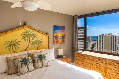 Image de City+Ocean View/ Parking/ Kitchen/ Walkable