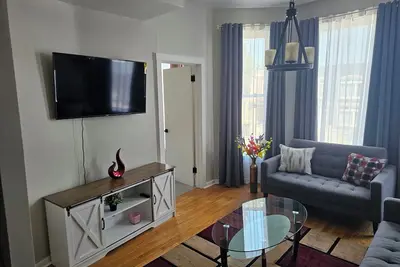 Image de Chic 3-bedroom apartment with WiFi, Ac in welcoming Chicago