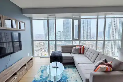 Image de Beautiful Condo with spectacular views + 1 Parking in Mississauga Downtown