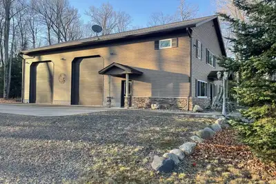 Image de Lake Michigamme Garage-Dominium