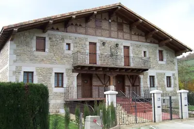 Image de Maison rurale 'Sagastietxea I' avec jardin privé et barbecue