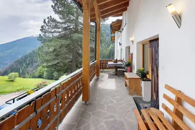 Image de Appartement \"Tscheppa\" avec vue sur les montagnes, terrasse privée et Wi-Fi