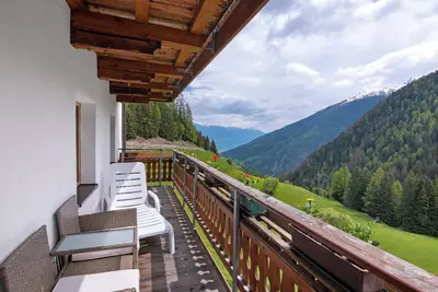 Image de Appartement 'Fragges Spuldra' avec vue sur les montagnes, balcon et Wi-Fi