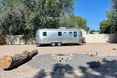 Image de The Silver Oasis - Airstream Camper Trailer in Hurricane, Utah near Zion Park +\n