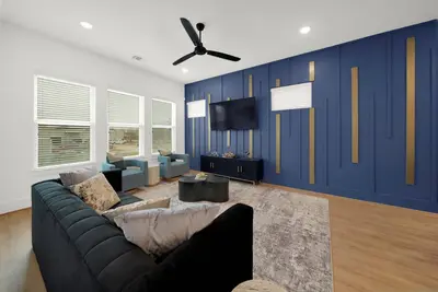 Image de Luxuriously furnished 3br/3. 5ba house near Medical Center, Nrg, and downtown