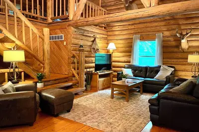 Image de Hidden Log Cabin | Hot Tub | Ping Pong | Family |