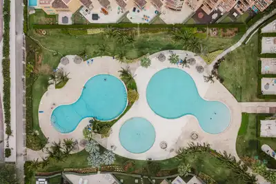 Image de Just a minute’s walk to Eagle Beach. Ocean View from patio, bedroom and living room