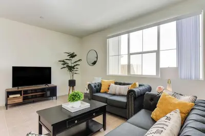 Image de Charming 3br Escape｜Sunlit Patio｜Pet-Friendly｜Flexible Leasing Available #41384