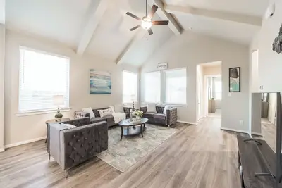 Image de Serene Escape at Crossing Oak: Your Perfect Getaway Awaits Here Today! #40872