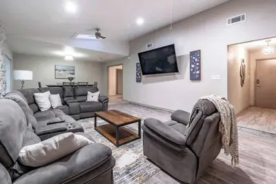 806 Estate - 4br/2ba - South Lubbock