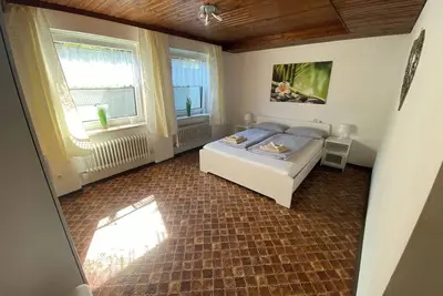 Image de Ruhiges charmantes Ferienhaus mit 10 Schlafzimmern in Fischach / Heimberg