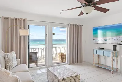 Image de Crystal Sands 210a - New Listing Specials, Beach Front, Free Beach Service!