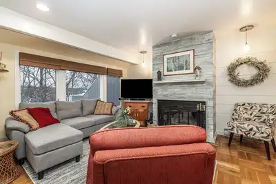 Image de Amazing Lake Views! Adventure Outside, Cozy Inside @ Plum Cove-Dog Friendly!