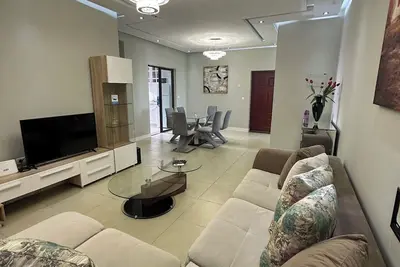 Image de 3 bedroom apartment in private condominium