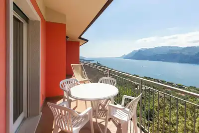 Image de Amazing view of Lake Garda - first floor