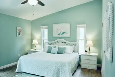 Your Dream Dual-Zone Gateway with Private Pool