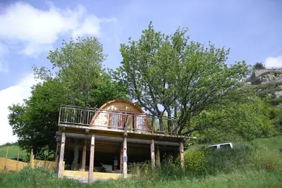 Image de The Big Pine Cone in the 3 Trees, Agnone, Molise. 4* comfort in the tree house