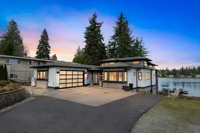 Image de 4br 4ba Modern Lakefront Lodge