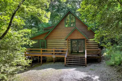 Image de Cardinal Creek Cabin -- Pet-friendly creekside oasis near Blue Ridge, Ga
