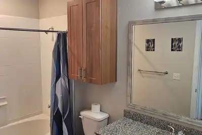 The Contemporary Getaway 2-bedroom apartment with WiFi, fitness room in McKinney