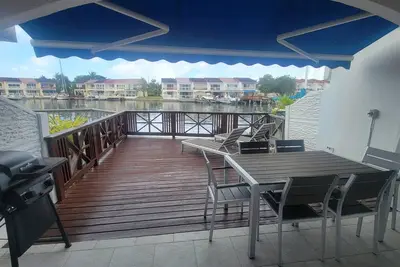 Image de 7 minutes walk to the beach. WiFi and Ac, Washer, Bbq, \nAmazing Views.