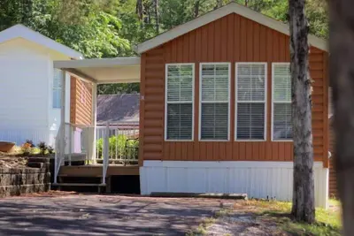 Studio Cottage near Dollywood | Sleeps 4