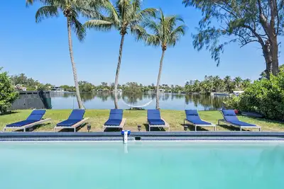 Image de Enchanted Lake House Miami - Spacious 4-bedroom house in Miami with Ac, WiFi