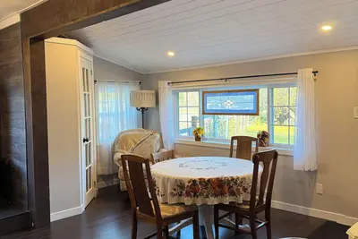 Image de Cozy, private cottage, within city limits of Castelgar