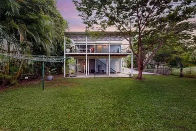 Image de Charming Queenslander in Beachmere: WiFi, A/C, Netflix, Kayo, Sleeps up to 10.