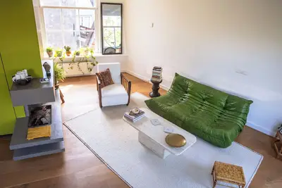Image de Historic canal-side apartment in Central Amsterdam