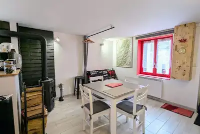 Image de Maison de ville confortable proche nature, idéale pour 4 personnes