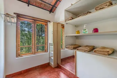 Charming 2-bedroom villa in beautiful Biligeri with WiFi