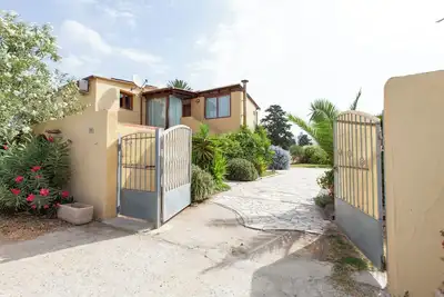 Image de Five bedrooms & 4 bathrooms. A few steps from a white sandy beach, South Sardinia