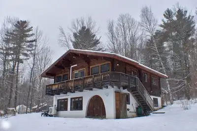 Image de Cozy 4-bedroom chalet with WiFi, Ac, fireplace in adventurous Mad River Valley