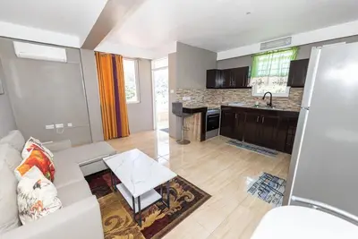 Image de Roseau Canefield Apartment - Fully Equipped Kitchen, A/C, Queen Beds, Wi-Fi