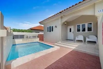 Image de Charming 2br! Private Pool!